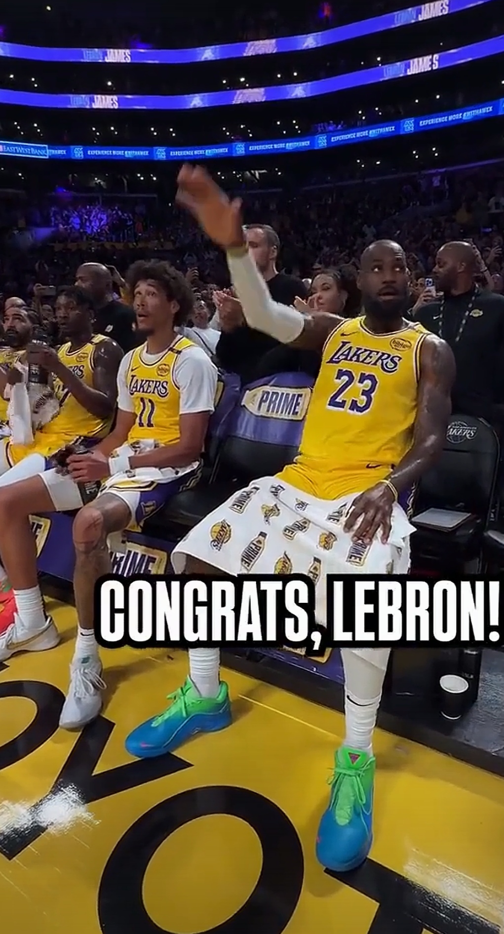 包含詹姆斯在美国队比赛中大比分获胜，出色防守引发热议！的词条