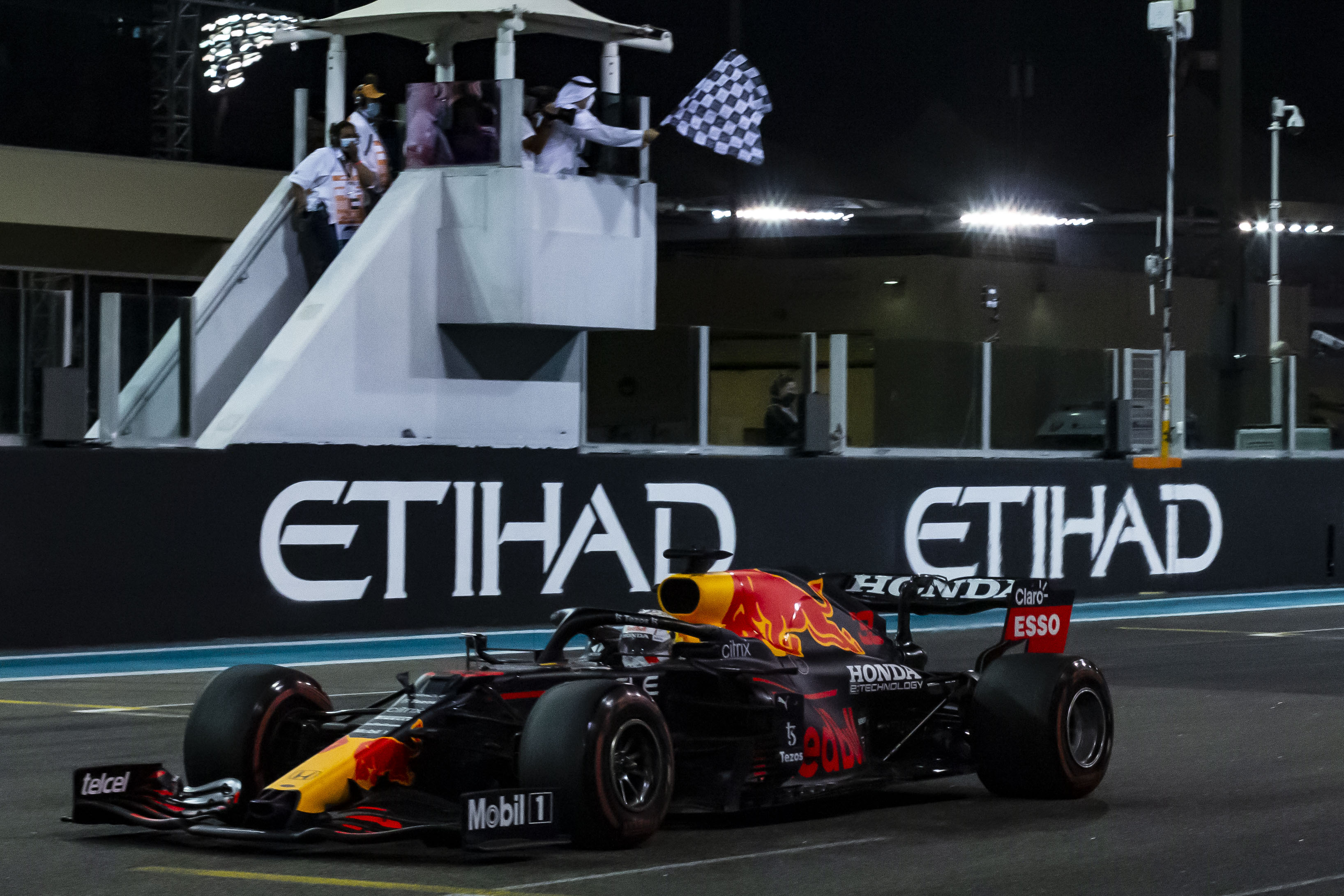  F1夜战：江汉天虎队绝杀岭东霹雳队，速度优势明显战术板得到兑现-开元平台app