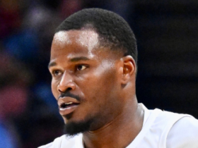 包含转折点底特律活塞主帅复盘；欧洲杯窗口期攻防权衡；气氛紧张；轮换策略被讨论的词条