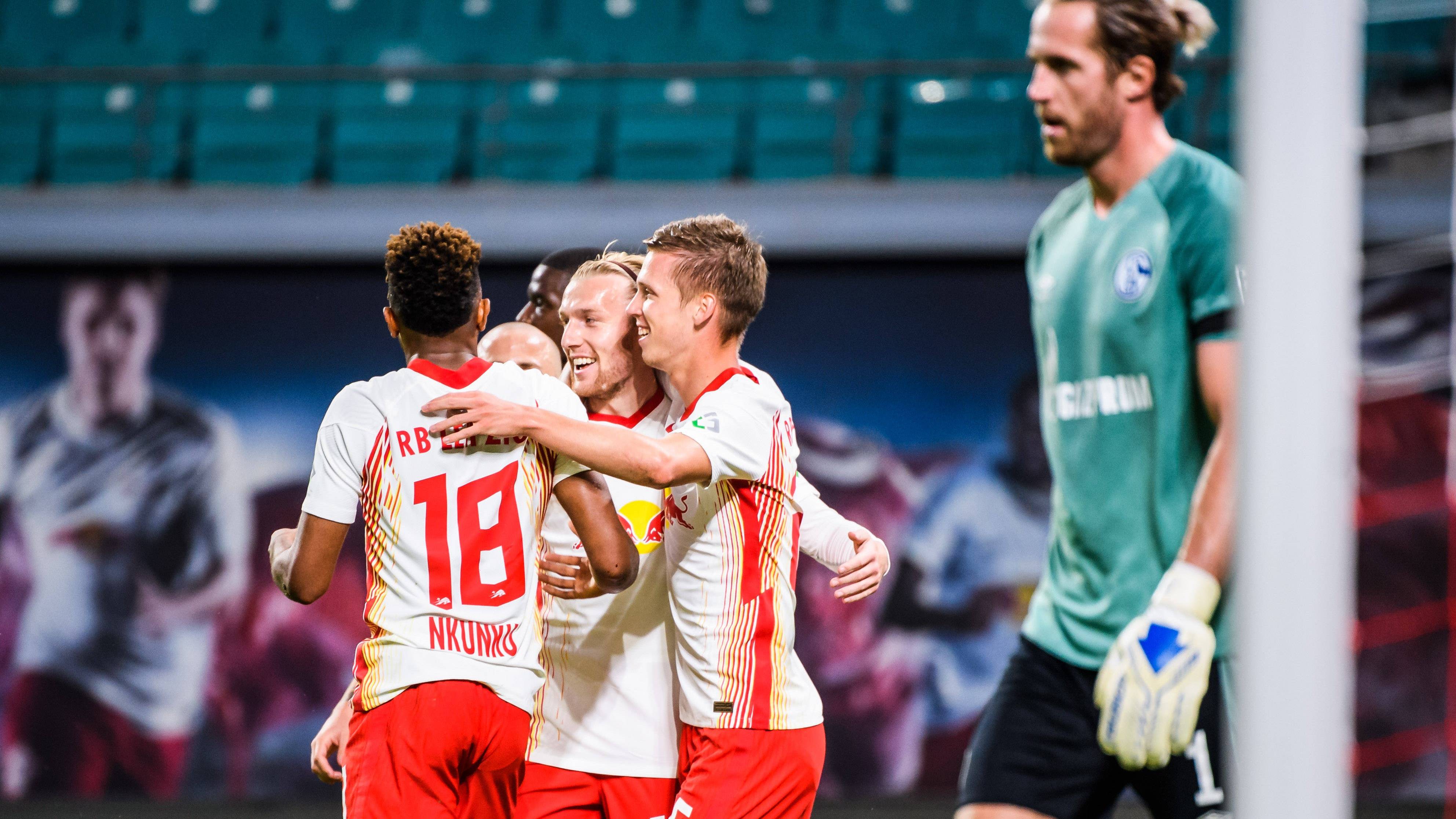 德甲今夜再迎强敌，斯图加特绝杀压哨，主帅态度——目标明确，更衣室氛围转暖的简单介绍-开元网页版