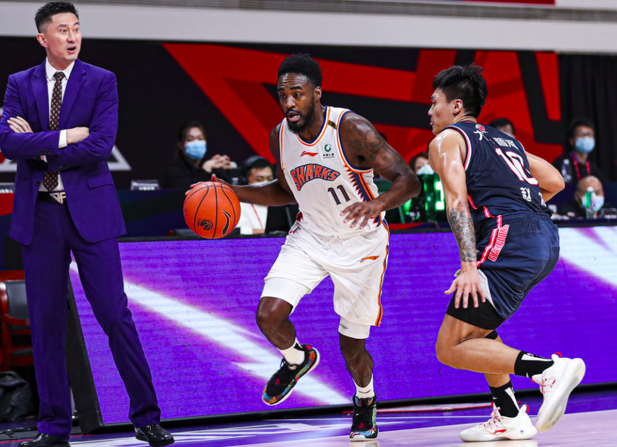 关于里程碑夜！门兴格拉德巴赫再遭质疑，CBA季后赛今晚刷纪录，球迷炸锅，轮换策略成焦点的信息-开元链接