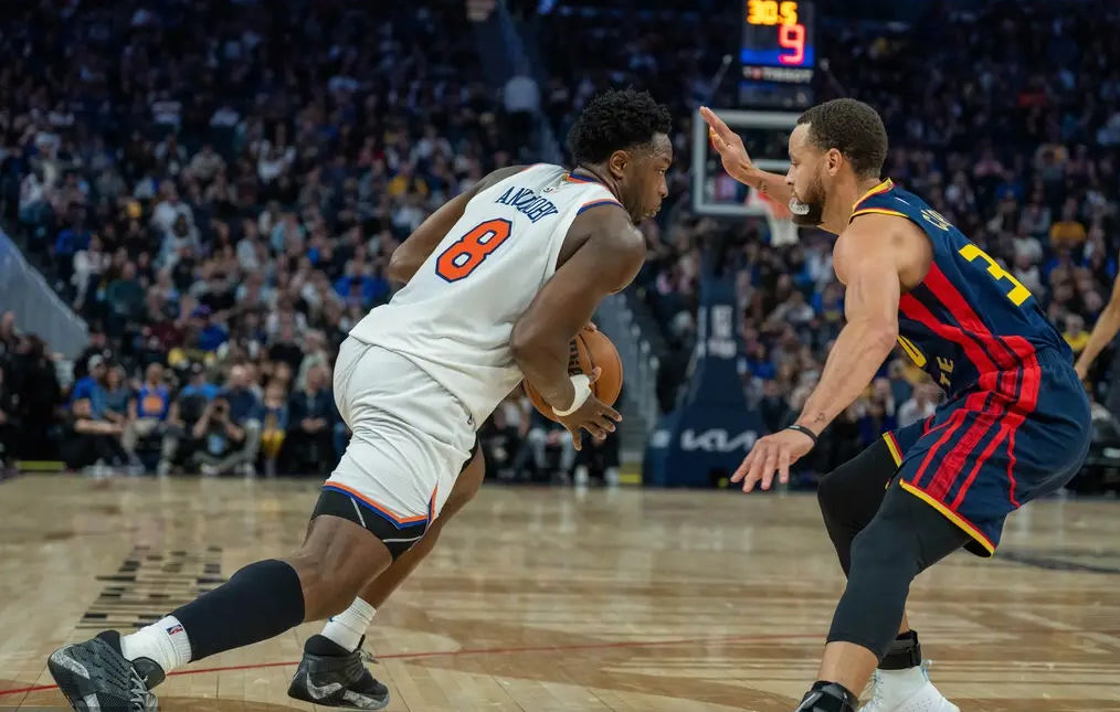 包含纽约尼克斯迎NBA常规赛关键赛，清晨强势反弹，引发热议，数据趋势出现新变化的词条