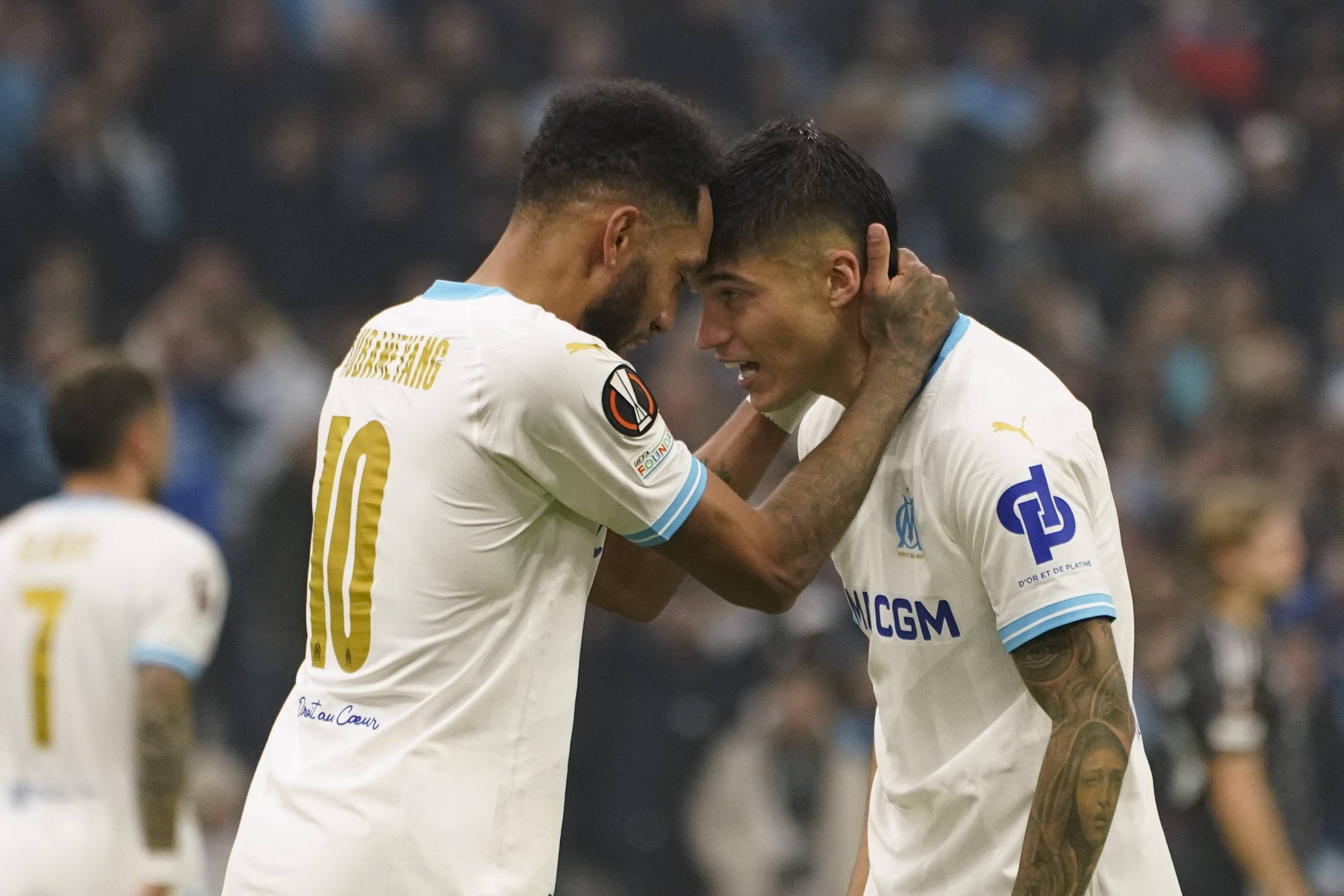 包含赛前欧冠传出新动向；葡萄牙体育内部沟通；管理层表态：赛场秩序良好；医务组通报恢复的词条