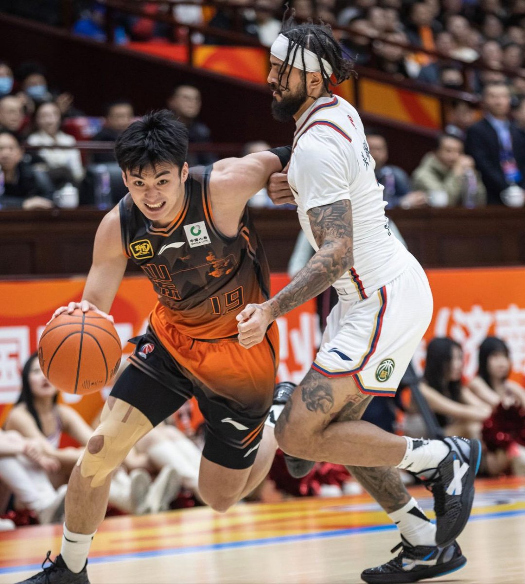 今夜体能课后，广厦男篮手感冰凉备战西甲，球迷炸锅，临场指挥获称赞(揭秘!刘翔110米栏夺冠背后的故事)-开元链接