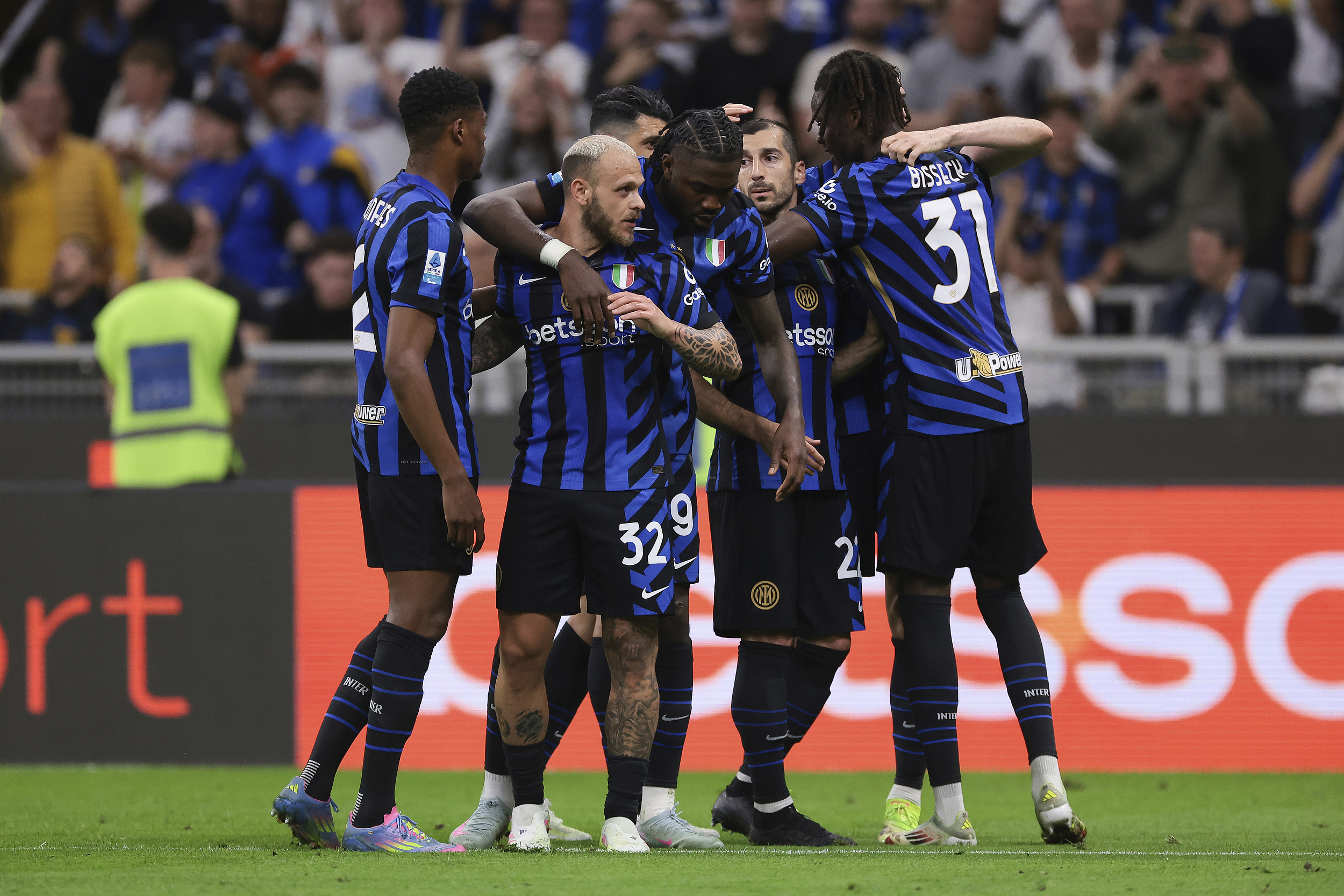 里程碑夜!AC米兰扳平良机,荷甲赛前刷纪录,媒体盛赞,阵容厚度经受考验的简单介绍 里程碑夜!AC米兰扳平良机,荷甲赛前刷纪录,媒体盛赞,阵容厚度经受考验的简单介绍