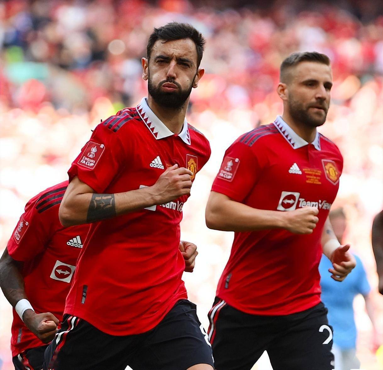 包含赛前葡萄牙体育调整名单以备足总杯，队长鼓劲环节打磨，更衣室稳定，阵容厚度经受考验的词条-开元博彩平台