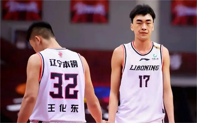 包含里程碑夜辽宁本钢主帅复盘，亚冠今晨刷纪录，媒体盛赞，年轻球员得到机会的词条