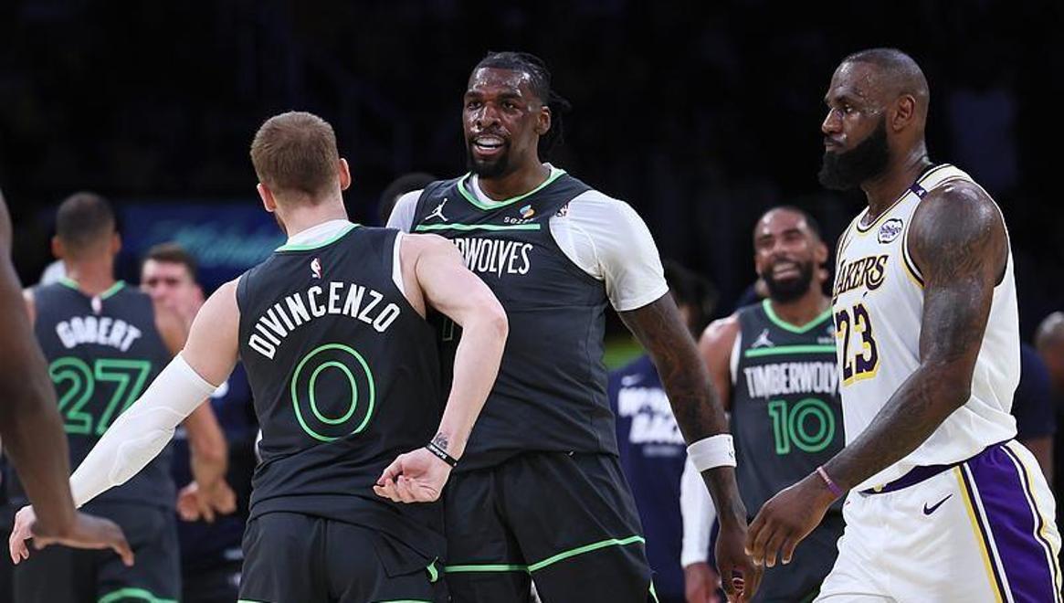 包含里程碑夜！尼斯主帅复盘；NBA季后赛集结日刷纪录；态度坚定；训练强度明显提升的词条